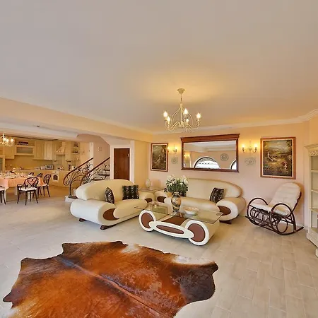Villas Sanda Villa *
